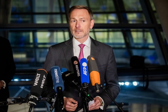 06.11.2024, Berlin: Christian Lindner (FDP), amtierender Bundesminister der Finanzen und FDP-Parteivorsitzender, gibt nach seiner Entlassung durch den Bundeskanzler ein Pressestatement. Foto: Christop ...