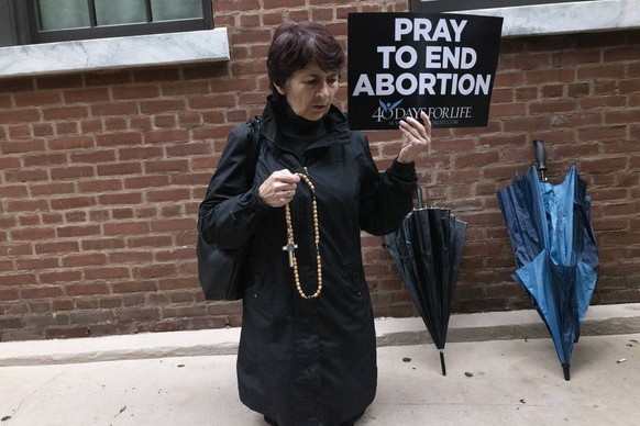 October 1, 2022, New York, New York, U.S: Pro life advocate of St. Patricks Church of the east village and pro choice advocates converge during a rally and protest at planned parenthood on Mott Street ...