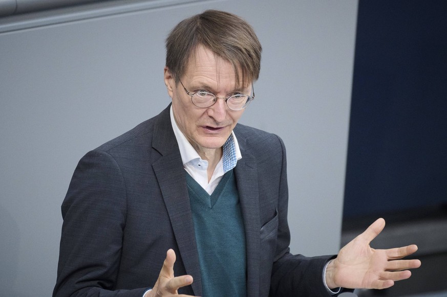 Plenarsitzung im Bundestag in Berlin Karl Lauterbach Bundesminister f