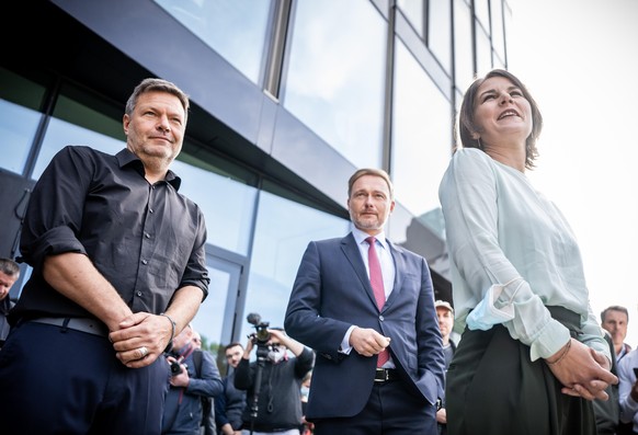 Robert Habeck (Grüne), Christian Lindner (FDP) und Annalena Baerbock (Grüne) zu Beginn der Koalitionsverhandlungen.