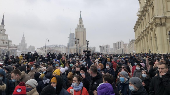 Die Menschen Demonstrieren auf Moskaus Straßen.