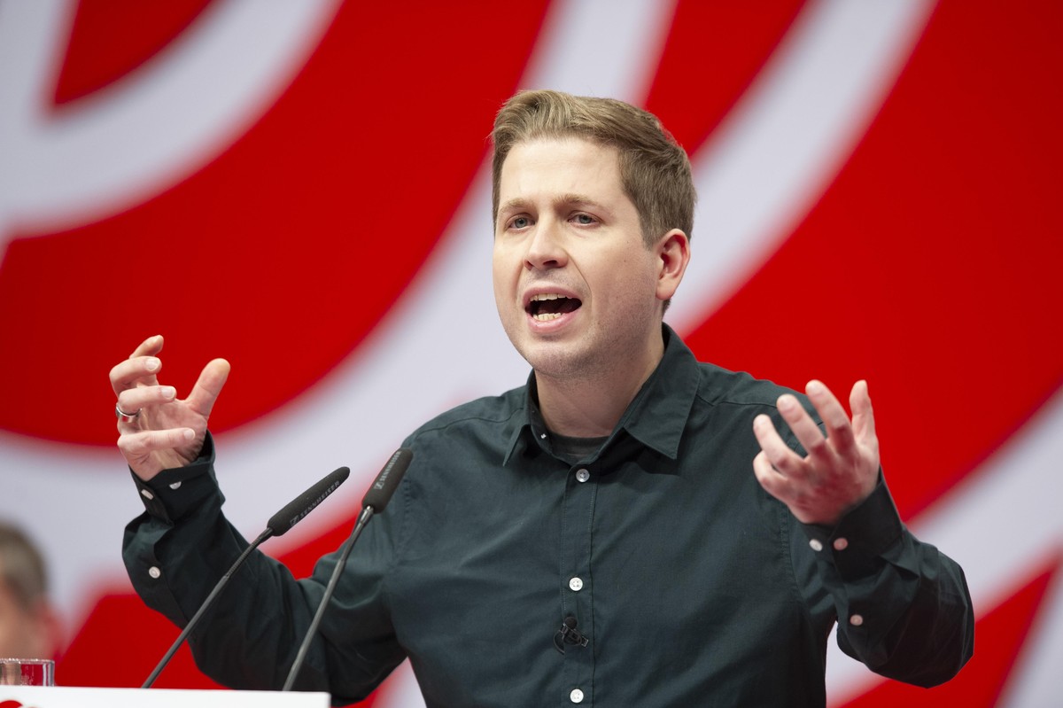 Kevin KUEHNERT, Juso-Vorsitzender, Kandidat als stellv. Parteivorsitzender, , Kandidat als stellv. Parteivorsitzender, 
bei seiner Bewerbungsrede,
SPD Bundesparteitag im City Cube Berlin, 06.-08.12.20 ...