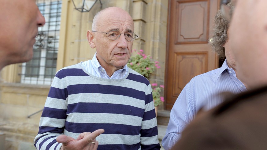 Der Landtagsabgeordnete Alfred Sauter (CSU) unterhält sich am Mittwoch (21.09.2011) während der Herbstklausur der CSU auf Kloster Banz (Oberfranken) mit Medienvertretern. Die Landtags-CSU setzt ihre H ...