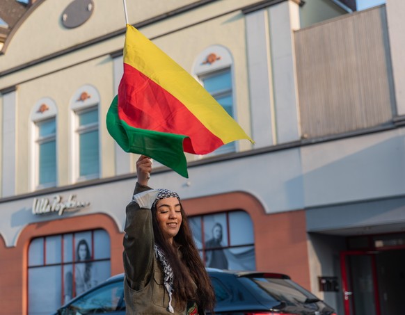 GER, Demo anlässlich des kurdische Newroz, dem kurdische Neujahrsfest, Oldenburg, 21.03.2022