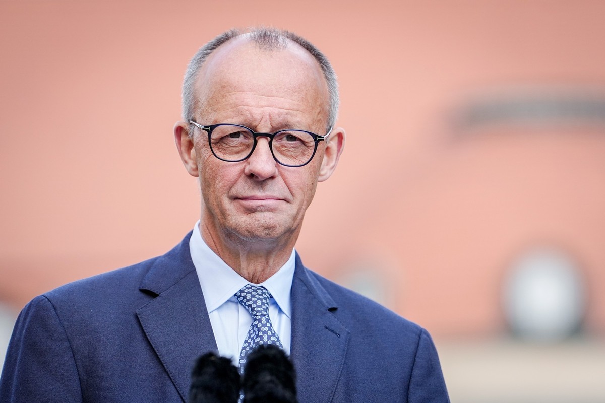 01.10.2025, Berlin: Bundeskanzler Friedrich Merz (CDU), gibt nach der Klausurtagung des Bundeskabinetts von CDU, CSU und SPD eine Pressekonferenz. Am zweiten und letzten Tag seiner Klausurtagung will  ...