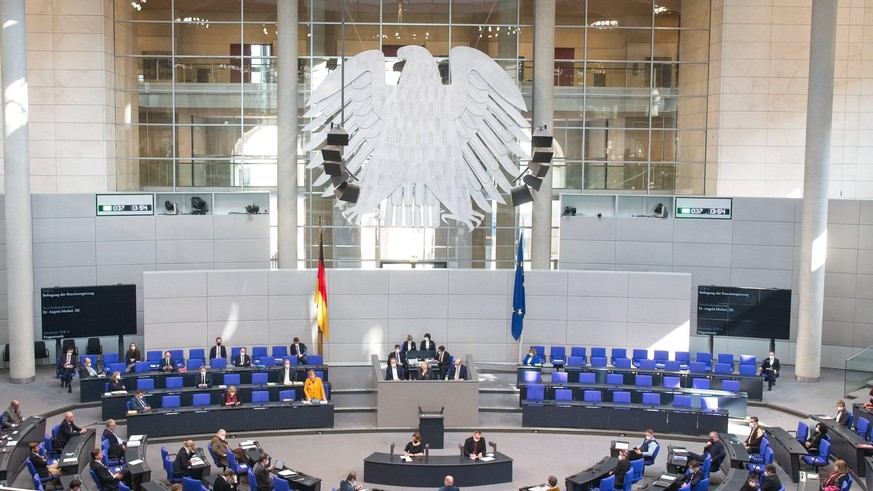 Im deutschen Bundestag müssen Lobby-Aktivitäten der Politiker bekannt gegeben werden.