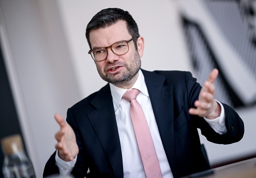 ARCHIV - 04.04.2023, Berlin: Marco Buschmann (FDP), Bundesminister der Justiz, spricht w