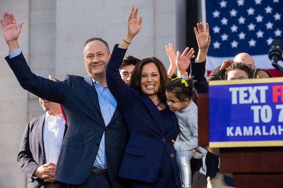 January 27, 2019 - Oakland, CA, USA - Senator Kamala Harris and her husband Douglas Emhoff wave to supporter as she launches her 2020 Presidential campaign at Frank H. Ogawa Plaza on Sunday, January 2 ...