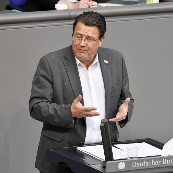 Stephan Brandner in der 227. Sitzung des Deutschen Bundestages im Reichstagsgebäude. Berlin, 06.05.2021