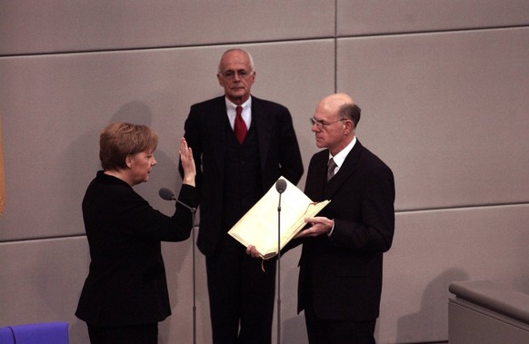 Angela Merkel (GER/CDU/Bundeskanzlerin) wird von Norbert Lammert (GER/CDU/Bundestagspr�sident) vereidigt - Deutscher Bundestag in Berlin

Angela Merkel ger CDU Chancellor will from Norbert Lammert g ...