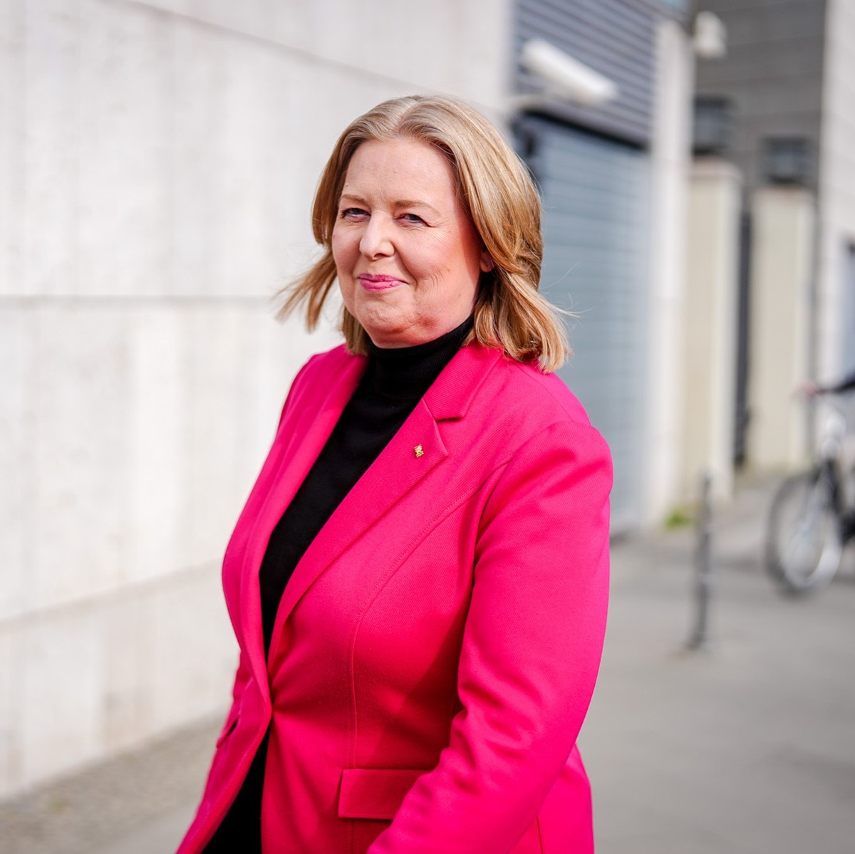 ARCHIV - 08.04.2025, Berlin: Bärbel Bas (SPD) kommt an der CDU-Parteizentrale, dem Konrad-Adenauer-Haus, zu Beginn der Fortsetzung der Koalitionsverhandlungen von Union und SPD an. (zu dpa: «Bärbel Ba ...