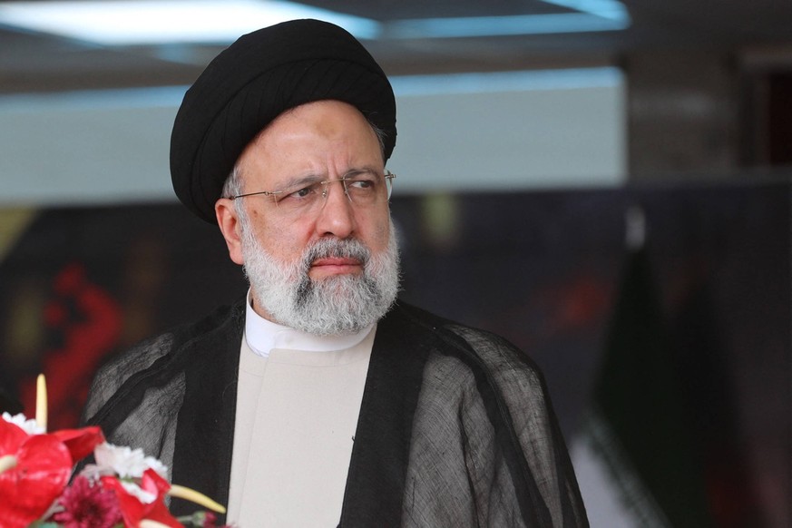 Army Day Parade - Tehran Iranian President Ebrahim Raisi attends a parade marking National Army Day in Tehran, Iran, April 17, 2024. Photo by ParsPix/ABACAPRESS.COM PUBLICATIONxNOTxINxFRAxESPxUKxUSAxB ...