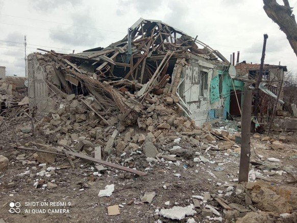 Zerstörtes Haus in Mykolajiw