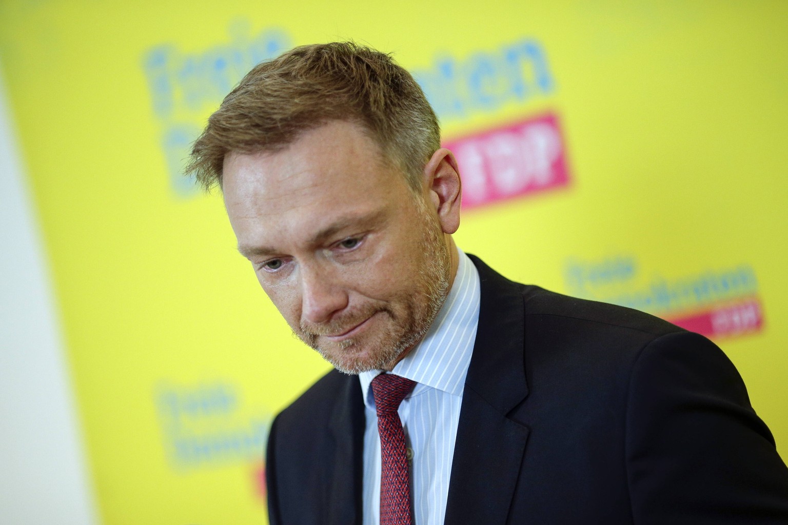 10.02.2020, Berlin, Deutschland - Pressestatement von FDP-Chef Christian Lindner zum AKK-Rueckzug. Foto: Christian Lindner, FDP-Bundesvorsitzender, bei einem Pressestatement vor Medienvertretern, in d ...