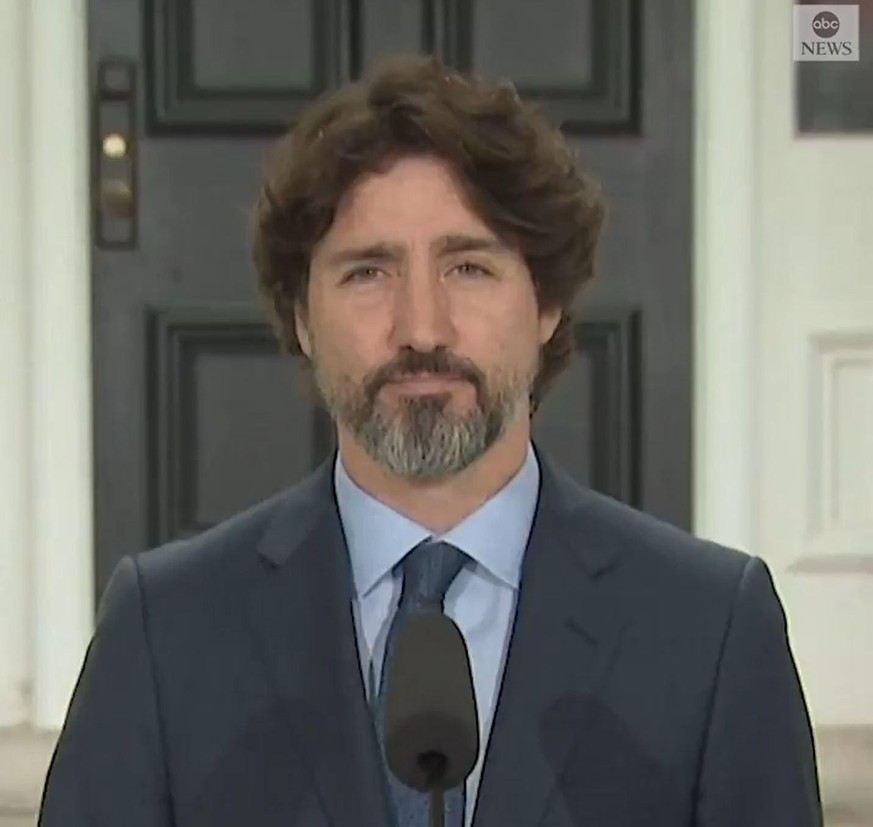 Trudeau antwortete zunächst ohne Worte.