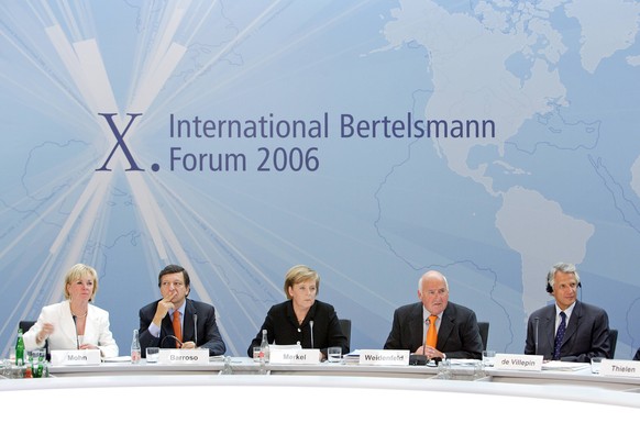 X. Internationales Bertelsmannforum in Berlin . V.l.: Liz MOHN , stellvertretende Vorstandsvorsitzende Bertelsmann Stiftung , Jose Manuel BARROSO , Praesident der Europaeischen Kommission , Bundeskanz ...