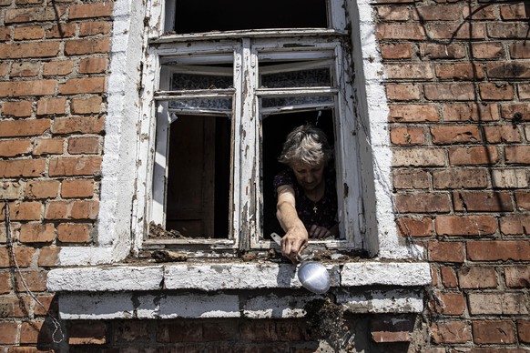 Die Angriffe in Charkiw verstärken sich wieder. Viele Wohnhäuser sind durch Einschläge zerstört.