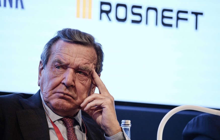 Italy Eurasian Economic Forum 6683776 28.10.2021 Former German chancellor and chairman of the Rosneft board Gerhard Schroeder attends a session of the 14th Eurasian Economic Forum in Verona, Italy. Al ...