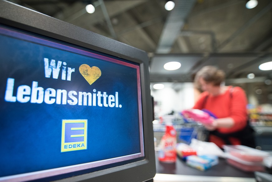 Lange Warteschlangen sollen in einer Edeka-Filiale in Hamburg der Vergangenheit angehören.