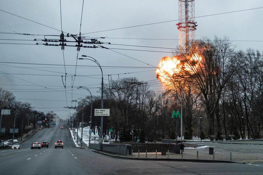 A blast is seen in the TV tower, amid Russia&#039;s invasion of Ukraine, in Kiev, Ukraine March 1, 2022. REUTERS/Carlos Barria