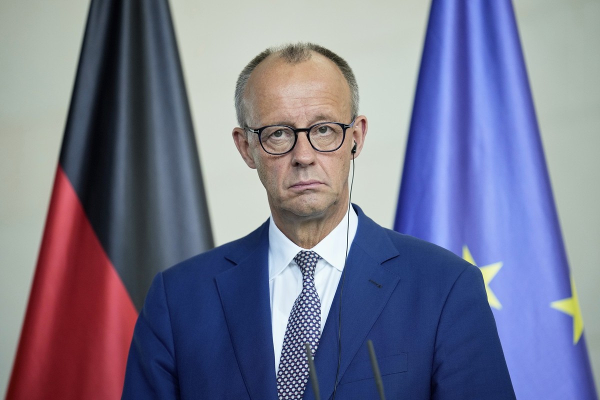 German Chancellor Friedrich Merz attends a joint press conference with Romania&#039;s President Nicusor Dan at the chancellory in Berlin, Germany, Friday, July 18, 2025. (AP Photo/Ebrahim Noroozi)