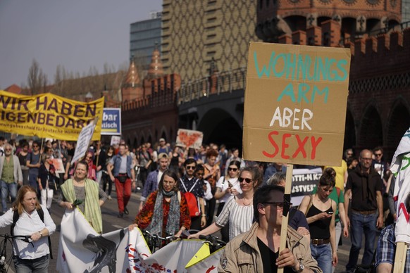 Mietendemo DEU, Deutschland, Germany, Berlin, 06.04.2019 , Demonstration von Mieterorganisationen und politischen Initiativen gegen hohe steigende Mieten, Kreuzberg, Berlin *** Rental demo DEU Deutsch ...