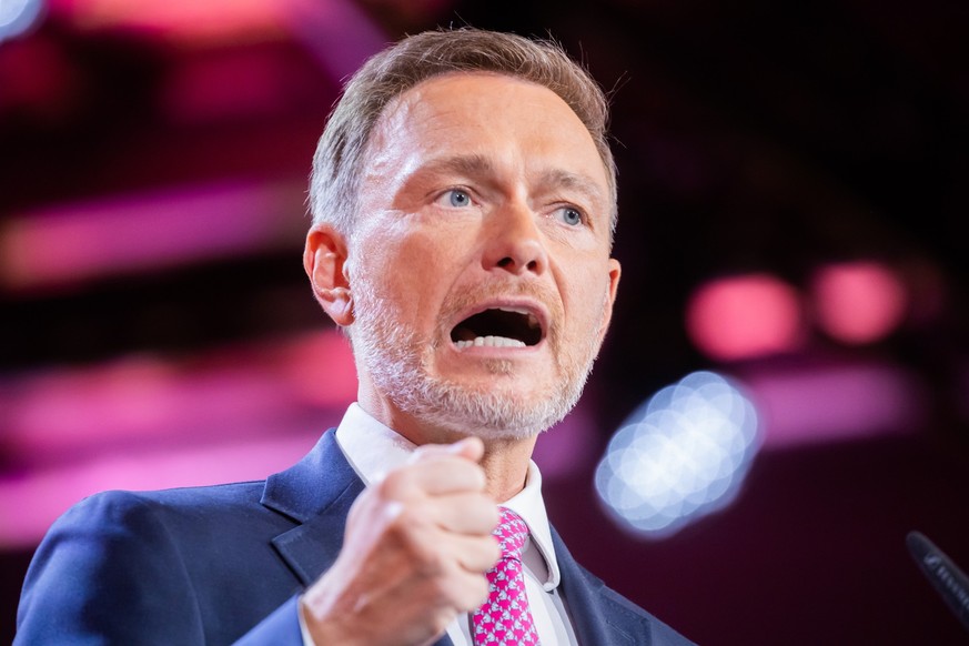 ARCHIV - 21.04.2023, Berlin: Christian Lindner, FDP-Bundesvorsitzender und Bundesfinanzminister, spricht beim FDP-Bundesparteitag. Bundesfinanzminister Christian Lindner hat bei einem Treffen mit EU-K ...