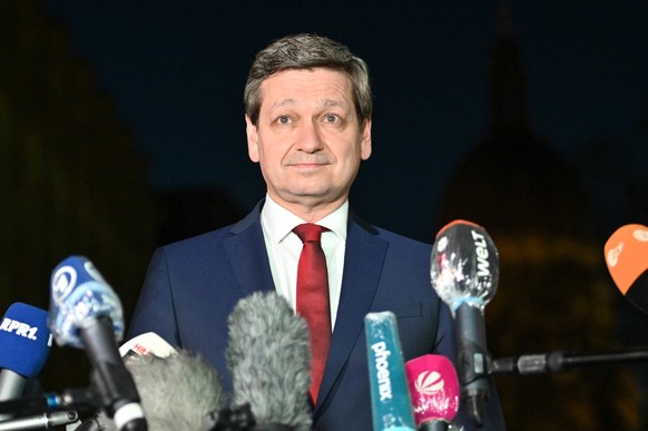 Nicht glücklich: CDU-Spitzenkandidat Christian Baldauf in Mainz am Sonntagabend.