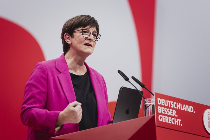 Saskia Esken, Bundesvorsitzender der SPD, aufgenommen im Rahmen des Bundesparteitages des Sozialdemokratische Partei Deutschland SPD in Berlin, 08.12.2023. Von Freitag bis Sonntag beraten die Delegier ...