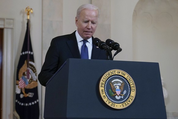 President Joe Biden pauses as he speaks about a cease-fire between Israel and Hamas, in the Cross Hall of the White House, Thursday, May 20, 2021, in Washington. (AP Photo/Evan Vucci)