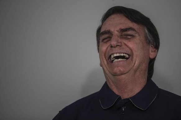 News Bilder des Tages Brazilian far-right presidential candidate Jair Bolsonaro delivers a press conference, in Rio de Janeiro, Brazil, 25 October 2018. Press conference of Jair Bolsonaro !ACHTUNG: NU ...