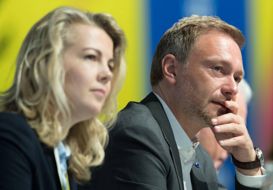 Generalsekretaerin Linda TEUTEBERG und Bundesvorsitzender Christian LINDNER 70. Ordentlicher Bundesparteitag der FDP in der STATION Berlin, Deutschland am 28.04.2019. *** Secretary General Linda TEUTE ...