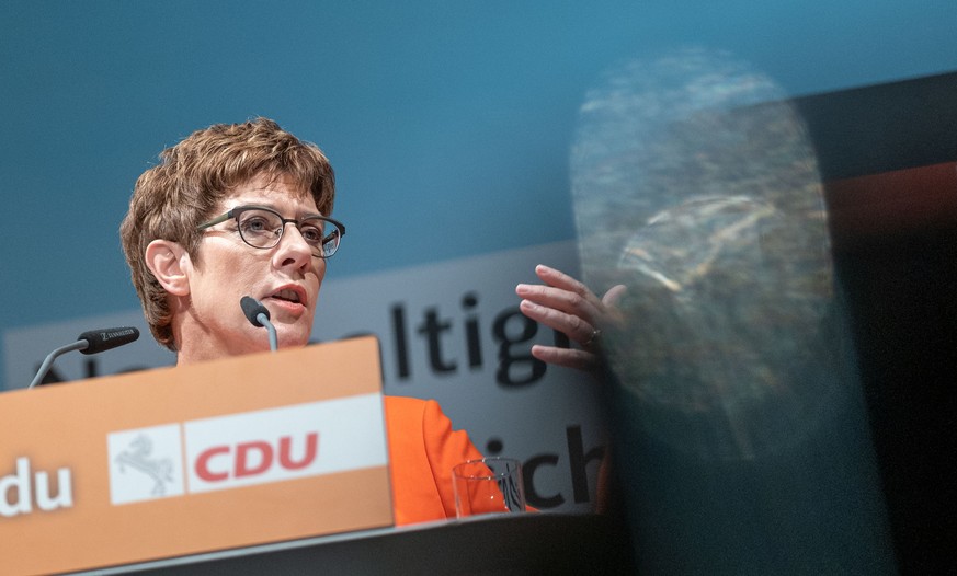 31.08.2019, Niedersachsen, Celle: Die CDU-Vorsitzende Annegret Kramp-Karrenbauer spricht beim Landesparteitag der CDU Niedersachsen. Foto: Peter Steffen/dpa +++ dpa-Bildfunk +++