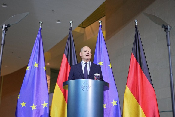 06.11.2024, Berlin: Bundeskanzler Olaf Scholz (SPD), spricht nach einem Krisentreffen des Koalitionsausschusses der Ampelkoalition. Es geht bei dem Treffen um den Fortbestand der Koalition, die sich i ...