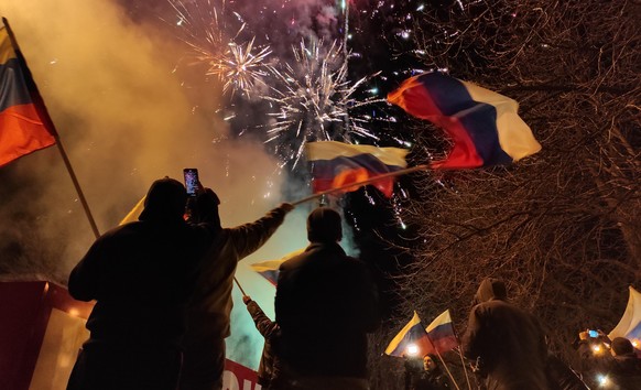 8122901 21.02.2022 A salute in honor of the signing of documents on the recognition by the Russian Federation of the Luhansk People's Republic (LPR) and the Donetsk People's Republic (DPR) is seen in  ...