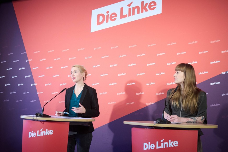 Berlin, Pressekonferenz Die Linke mit Ines Schwerdtner und Heidi Reichinnek Die Vorsitzende der Partei Die Linke Ines Schwerdtner und Heidi Reichinnek geben zusammen eine Pressekonferenz am 17.02.2025 ...