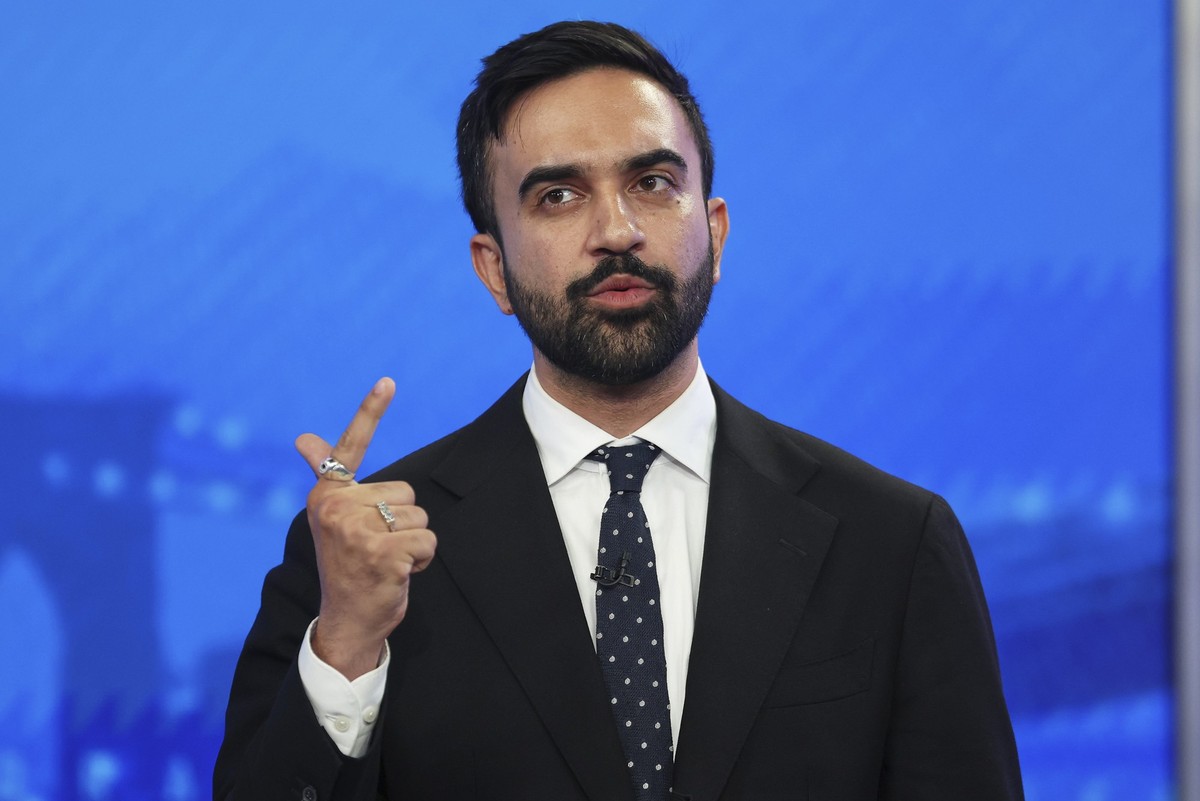 Democratic mayoral candidate Zohran Mamdani speaks during a Democratic mayoral primary debate, Wednesday, June 4, 2025, in New York. (AP Photo/Yuki Iwamura, Pool)