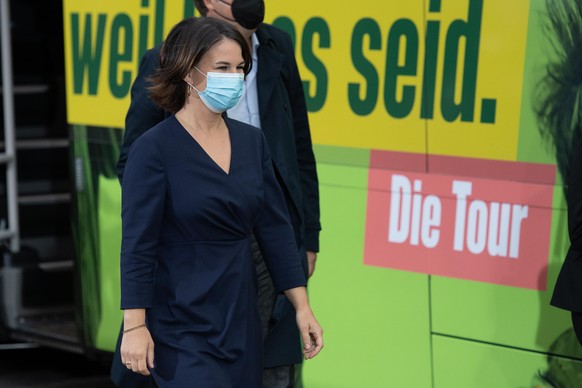 Grünen-Kanzlerinnenkandidatin Annalena Baerbock kommt mit ihrem Wahlkampf-Tourbus zum TV-Triell.