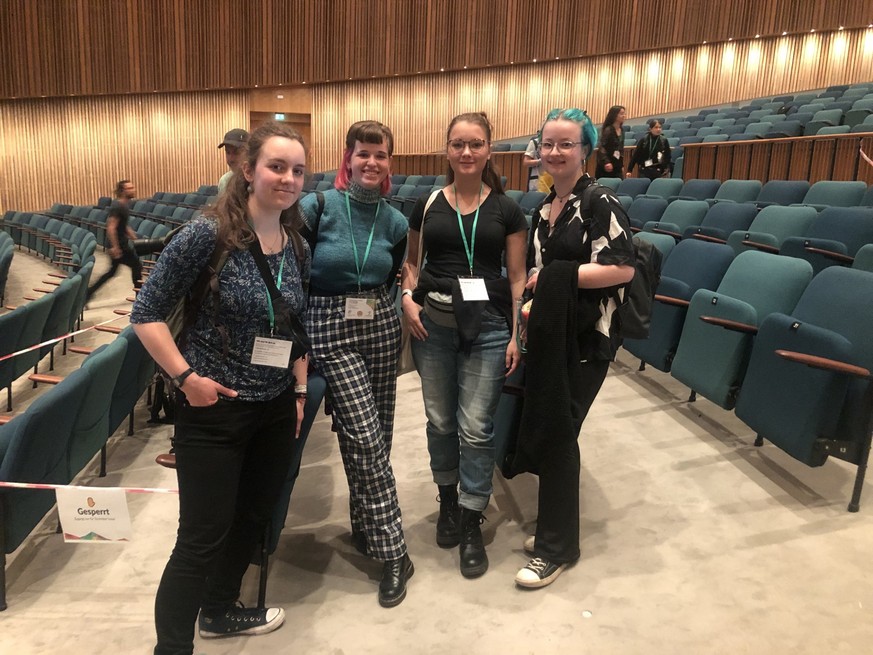 Caroline, Hannah, Magda und Johanna sind Teilnehmerinnen der JugendPolitikTage in Berlin.