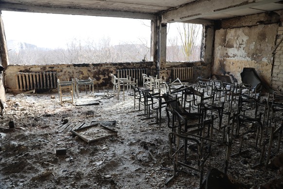 Eine zerbombte Schule in der ukrainischen Stadt Mariupol.