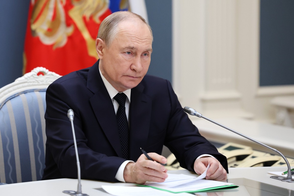 Russia President Vladimir Putin conducts a strategic nuclear forces exercise via videoconference from the Presidential Situation Centre at the Kremlin in Moscow, on Wednesday, Oct. 22, 2025. (Alexande ...