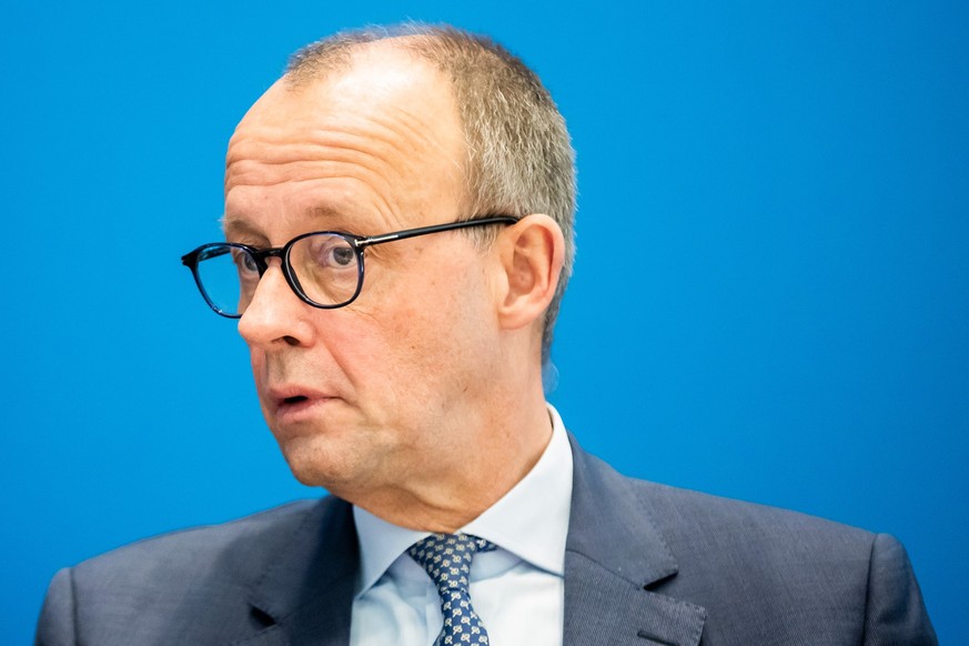 12.12.2022, Berlin: Friedrich Merz, CDU-Bundesvorsitzender, sitzt zu Beginn der CDU-Bundesvorstandssitzung in der CDU-Bundesgeschäftsstelle (Konrad-Adenauer-Haus). Foto: Christoph Soeder/dpa +++ dpa-B ...