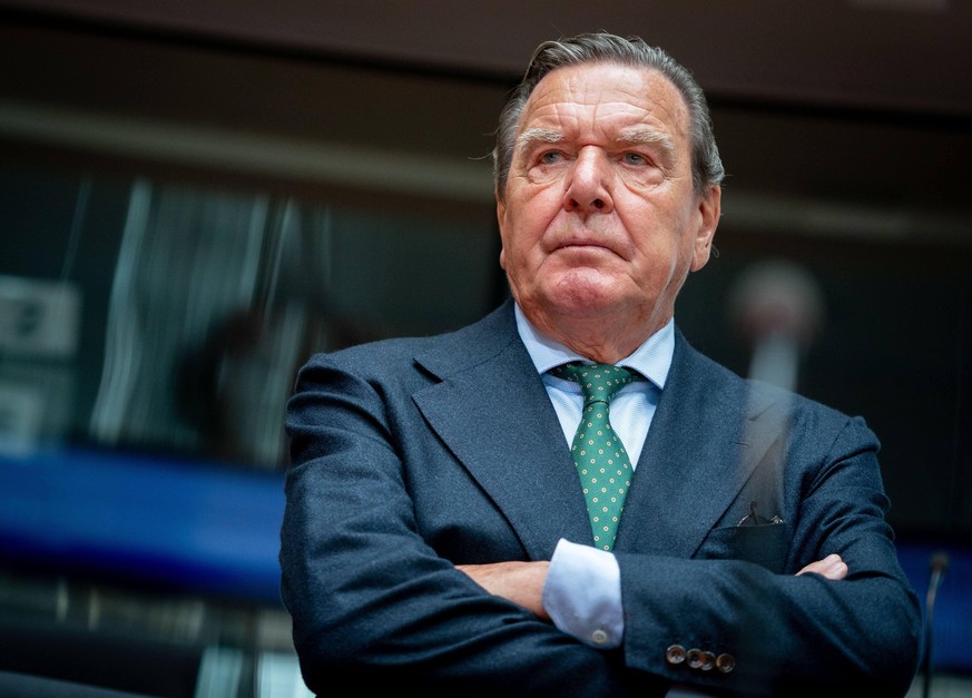 Wegen seiner Russland-Nähe verliert Altkanzler Gerhard Schröder zahlreiche Privilegien.