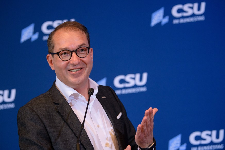 05.01.2019, Bayern, Seeon: Alexander Dobrindt, CSU-Landesgruppenchef, spricht auf der Abschlusspressekonferenz der Winterklausur der CSU-Landesgruppe im Bundestag im Kloster Seeon. Foto: Matthias Balk ...