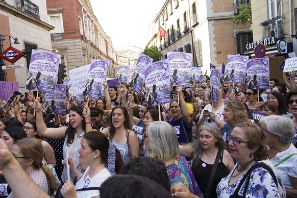 Landesweit gingen, wie hier in Madrid, tausende auf die Straße