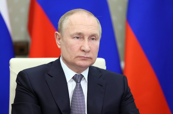 News Bilder des Tages Russia Putin BRICS Summit 8223153 24.06.2022 Russian President Vladimir Putin attends a BRICS Plus session involving the leaders of several invited states during the 14th BRICS s ...