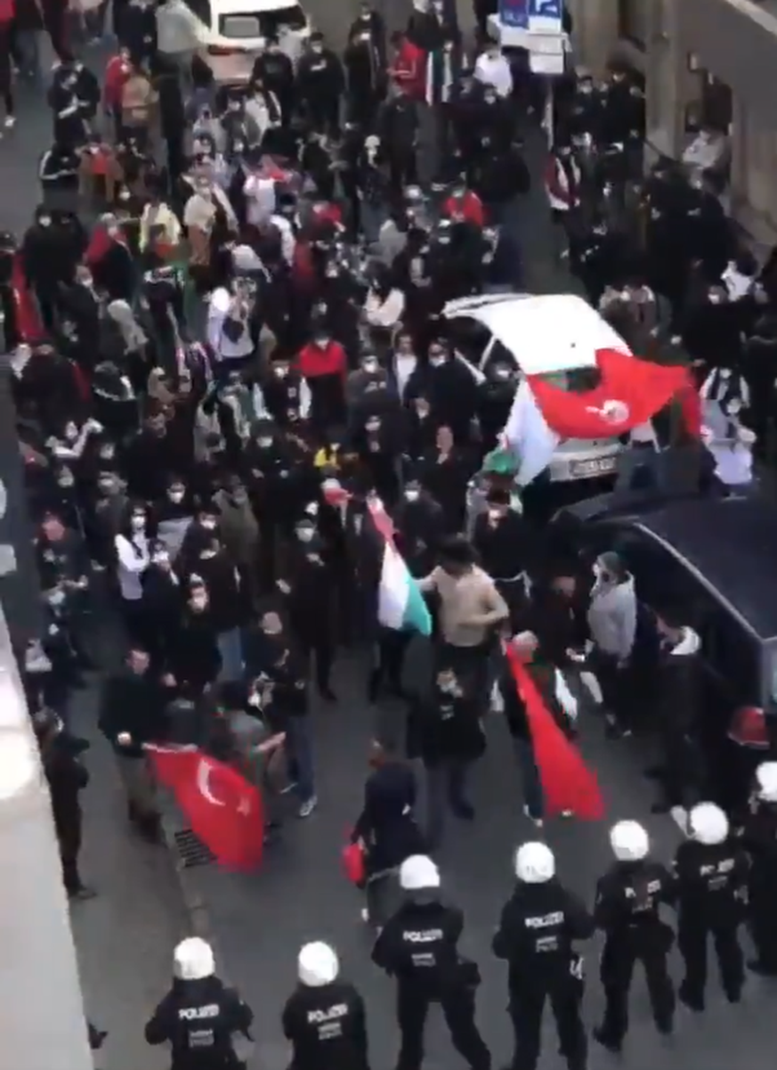 Bei den Demonstrationen waren antisemitsche Sprechchöre ausgebrochen.