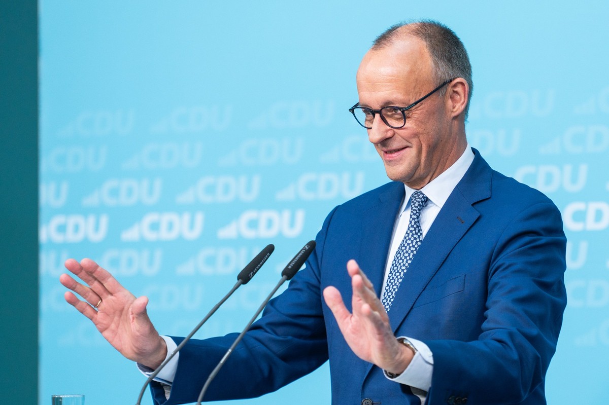 20.10.2025, Berlin: Bundeskanzler Friedrich Merz (CDU) spricht bei einer Pressekonferenz zum Abschluss der Klausurtagung vom CDU-Präsidium. Foto: Christophe Gateau/dpa +++ dpa-Bildfunk +++