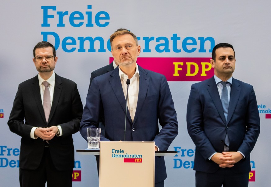 dpatopbilder - 07.11.2024, Berlin: Christian Lindner (FDP, M), scheidender Bundesminister der Finanzen und FDP-Bundesvorsitzender, äußert sich in der FDP-Parteizentrale bei einer Pressekonferenz. Im H ...