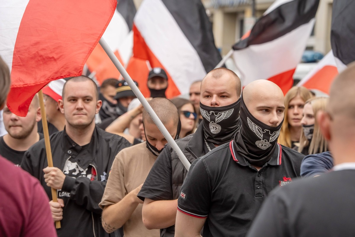 Rechtsextremistischer Aufmarsch in Gedenken an SS-Siggi Siegfried Borchardt, Vermummungsverbot, M